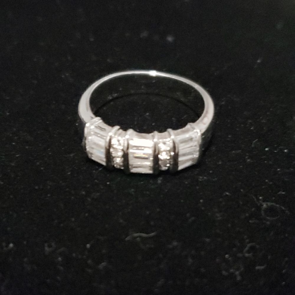 Simulated diamond statement ring - Picture 2 of 2